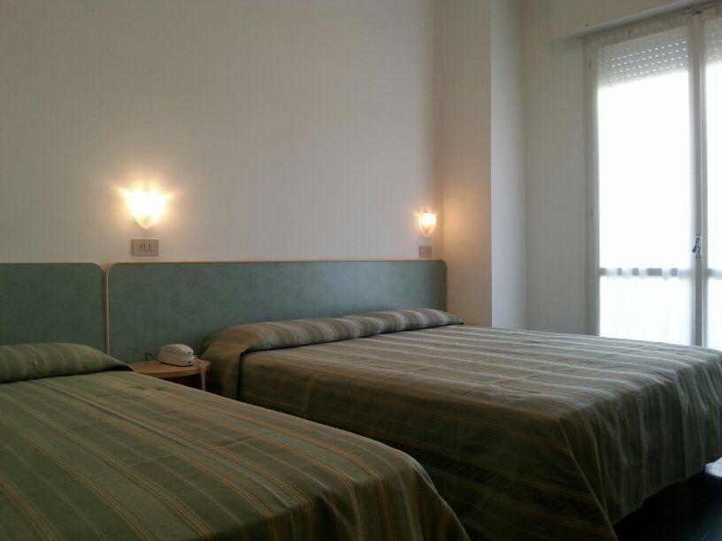 Hotel Globus Cesenatico Kültér fotó