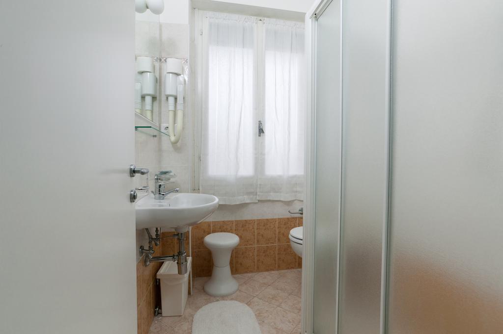 Hotel Globus Cesenatico Szoba fotó